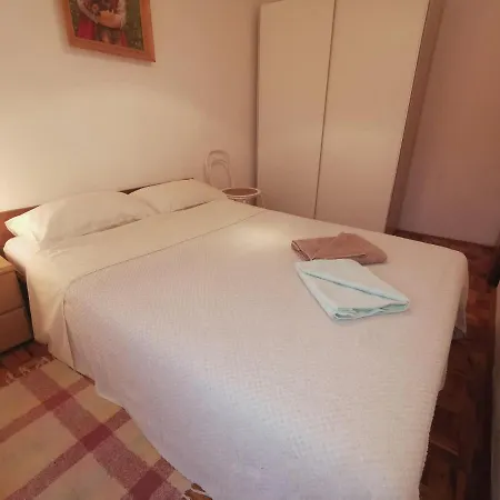 Apartman At Mare Vodice