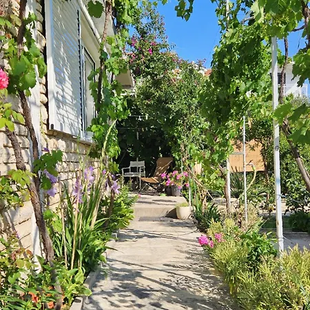 Apartment At Mare Vodice