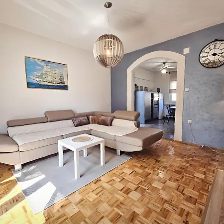 Апартаменты At Mare