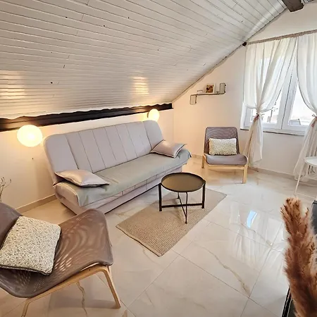Apartment At Mare