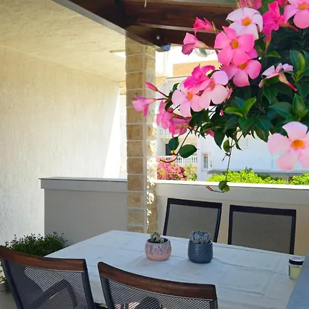 Apartment At Mare