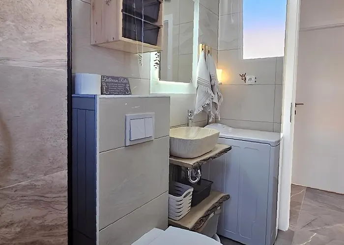 Appartement At Mare Vodice